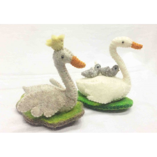 Swan Family playing-New
