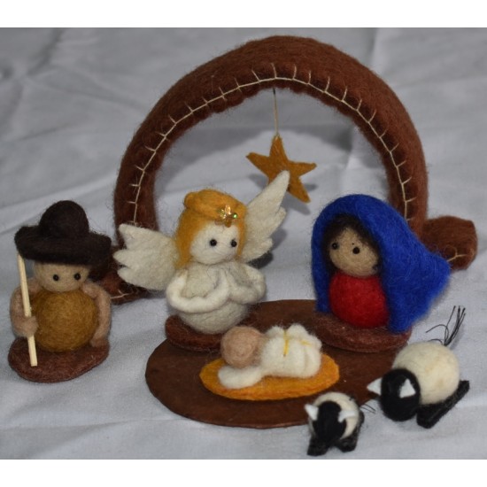 Felt Nativity set/ Native family decoration in Christmas