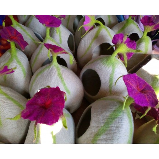 Export quality felt cat house-Flower